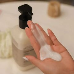 Sữa Tắm Dưỡng Ẩm Beyond Deep Moisture Creamy Body Wash 300ml