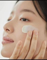 Kem Chống Nắng Cải Thiện The History of Whoo Gongjinhyang Anti-Wrinkle UV Protective Cream SPF50+/PA++++