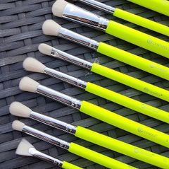 Bộ Cọ Trang Điểm BH Cosmetics Color Festival Brush Set With Angled Brush Holder 12 Cây - cọ ống xanh chuối