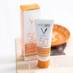 Kem Chống Nắng Chống Ô Nhiễm Bụi Kiềm Dầu & Giảm Thâm Nám Vichy Capital Soleil Mattifying 3In1 SPF50+