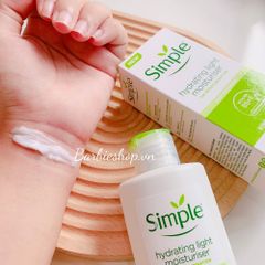Kem Dưỡng Simple Hydrating Light Moisturiser 125ml