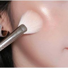 Phấn Bắt Sáng Catrice More Than Glow Highlighter / Glow Lover Oil Infused Highlighter [8g]
