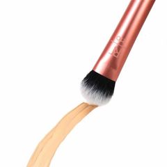 Cọ Che Khuyết Điểm & Bắt Sáng Real Techniques Brightening Concealer Makeup Brush RT210 - 91542
