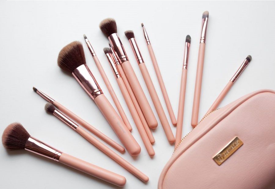 Bộ Cọ Trang Điểm BH Cosmetic Chic Brush Set With Bag 14 Cây - cọ túi hồng