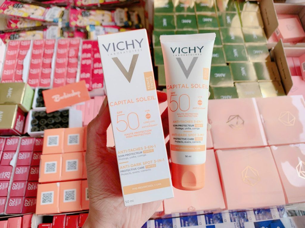 Kem Chống Nắng Chống Ô Nhiễm Bụi Kiềm Dầu & Giảm Thâm Nám Vichy Capital Soleil Mattifying 3In1 SPF50+