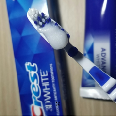 Kem Đánh Răng Trắng Răng Hiệu Quả CREST 3D White Advanced Triple Whitening & Ultra Vivid Mint 135G 147G 153G