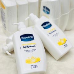 Sữa Tắm Dưỡng Ẩm Vaseline Total Moisture 1L