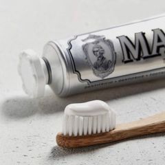 Kem Đánh Răng Marvis Whitening Mint 85ml
