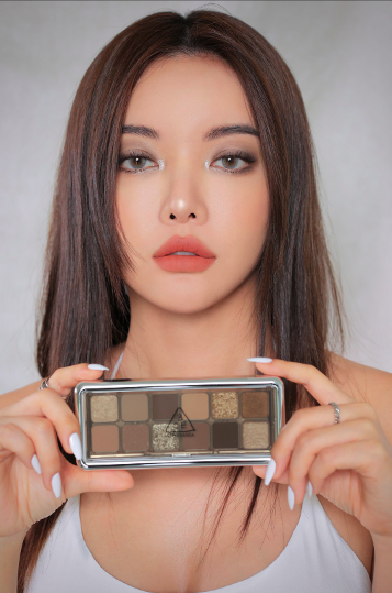 Màu Mắt 12 Ô 3CE New Take Eyeshadow Palette ( Raw Newtrals , Motion Frame , Creative Filter, Quiet Brown )