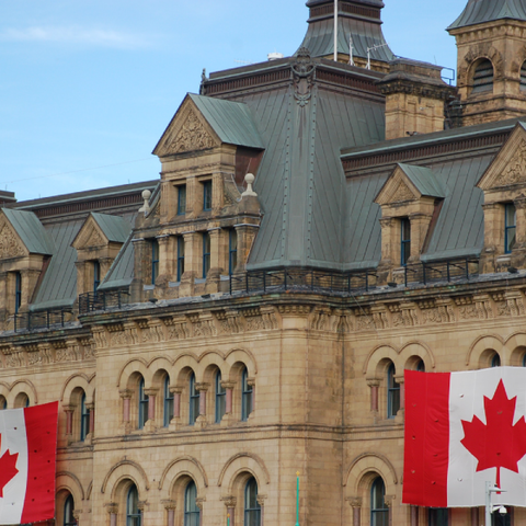  HỢP PHÁP HÓA LÃNH SỰ CANADA 