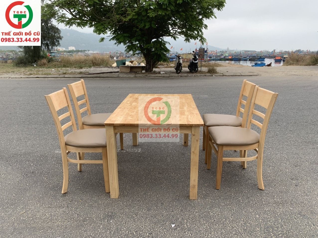 BÀN GHẾ ĂN CABIN