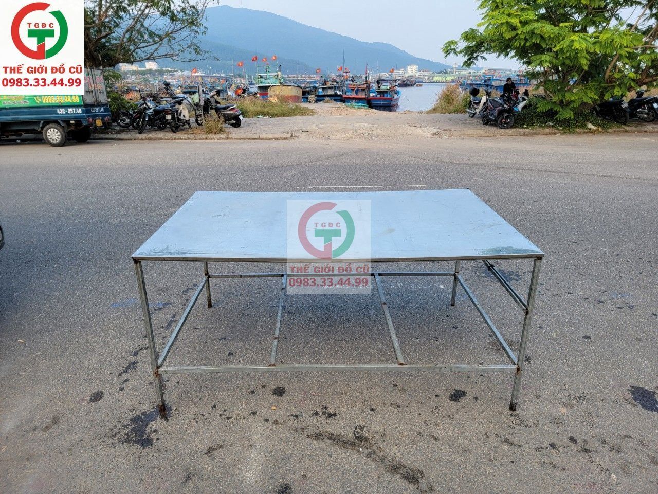 BÀN RA MÓN INOX KHUNG CHÂN SẮT