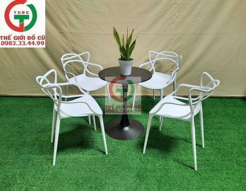GHẾ CAFE NHỰA ĐÚC TRẮNG