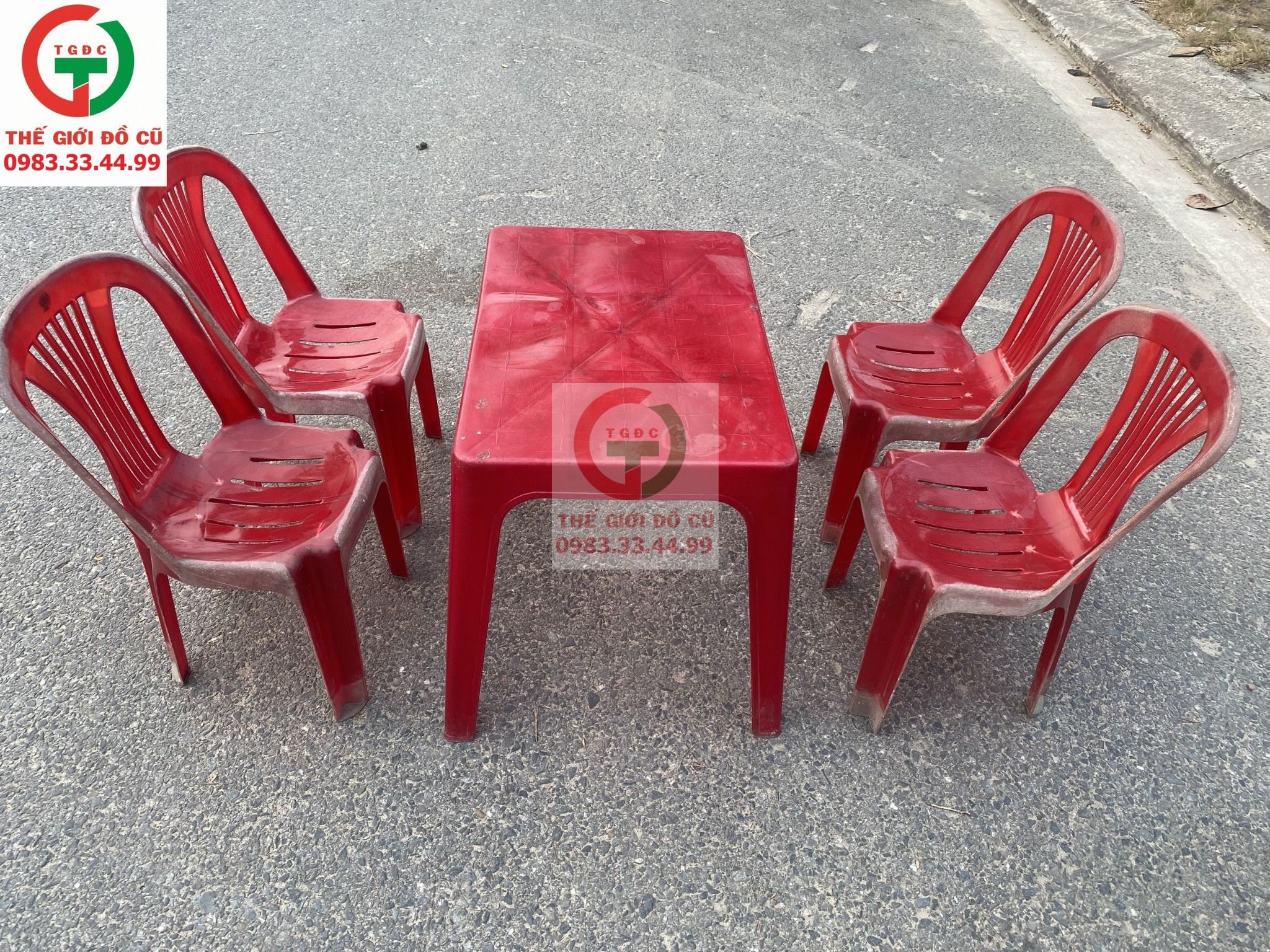 BÀN GHẾ NHỰA THANH LÝ