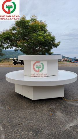 KỆ TRƯNG BÀY HÌNH TRỤ