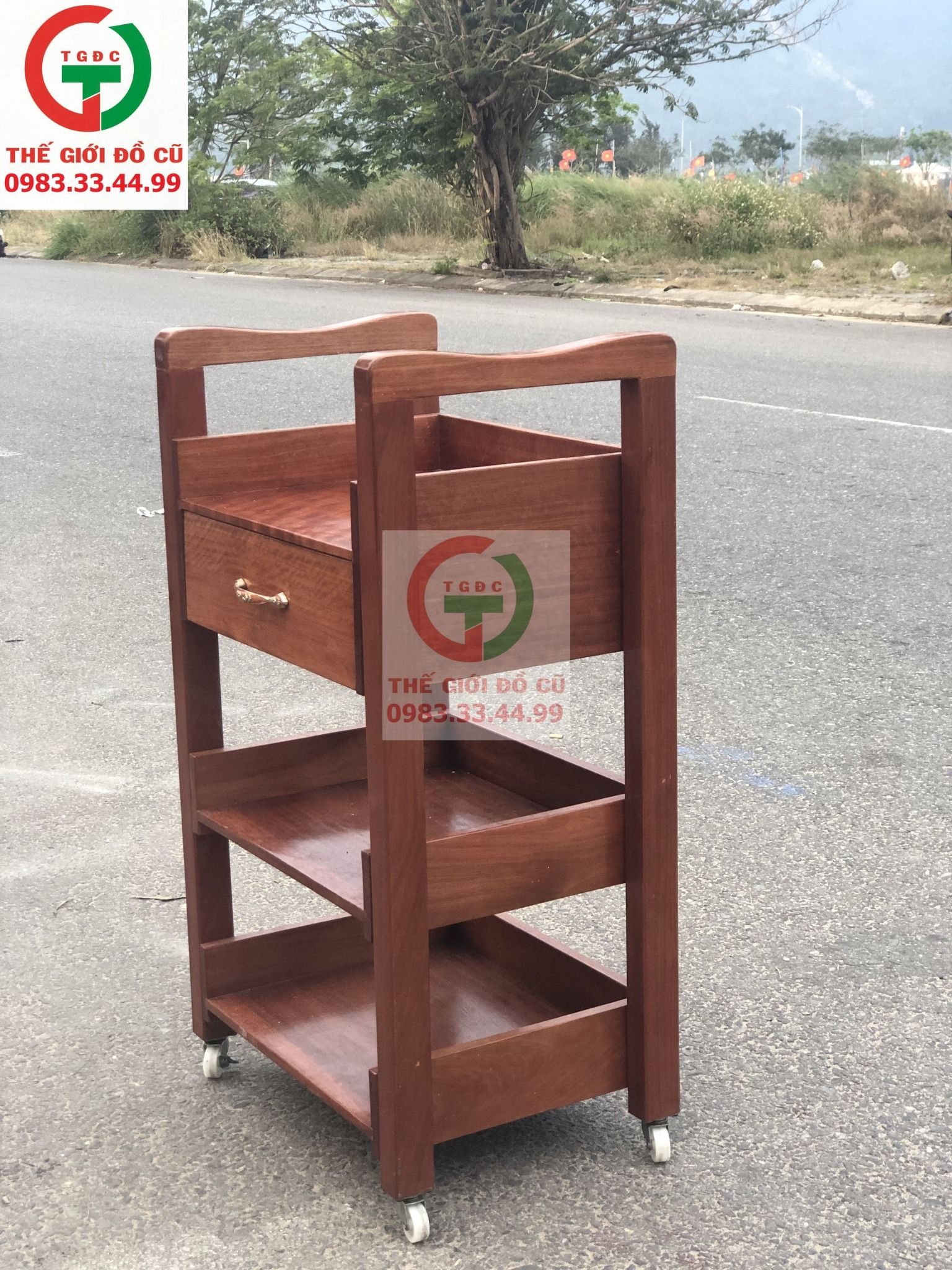 KỆ GỖ ĐỰNG ĐỒ DÙNG SPA