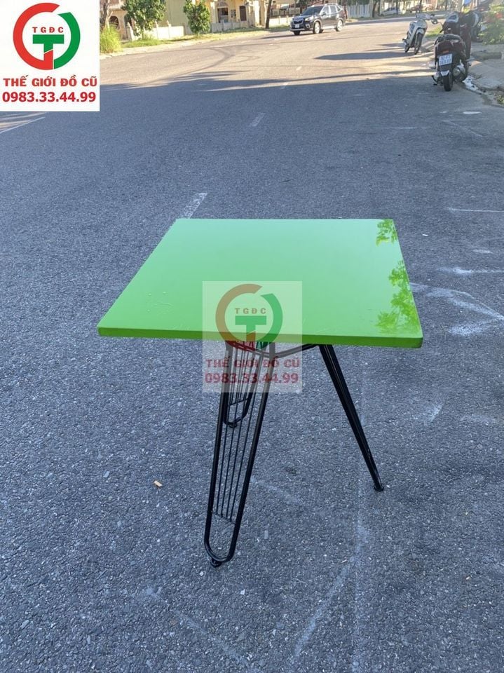 BÀN VUÔNG CAFE CHÂN SẮT TĨNH ĐIỆN