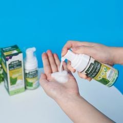 Bọt Vệ Sinh Hữu Cơ Lá Trầu Không BioHealth 100ml