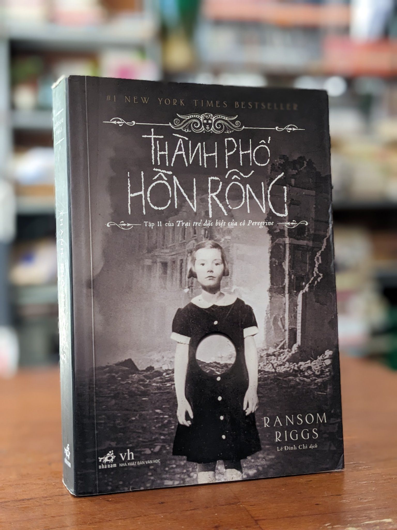 Thành phố hồn rỗng - Random Riggs 