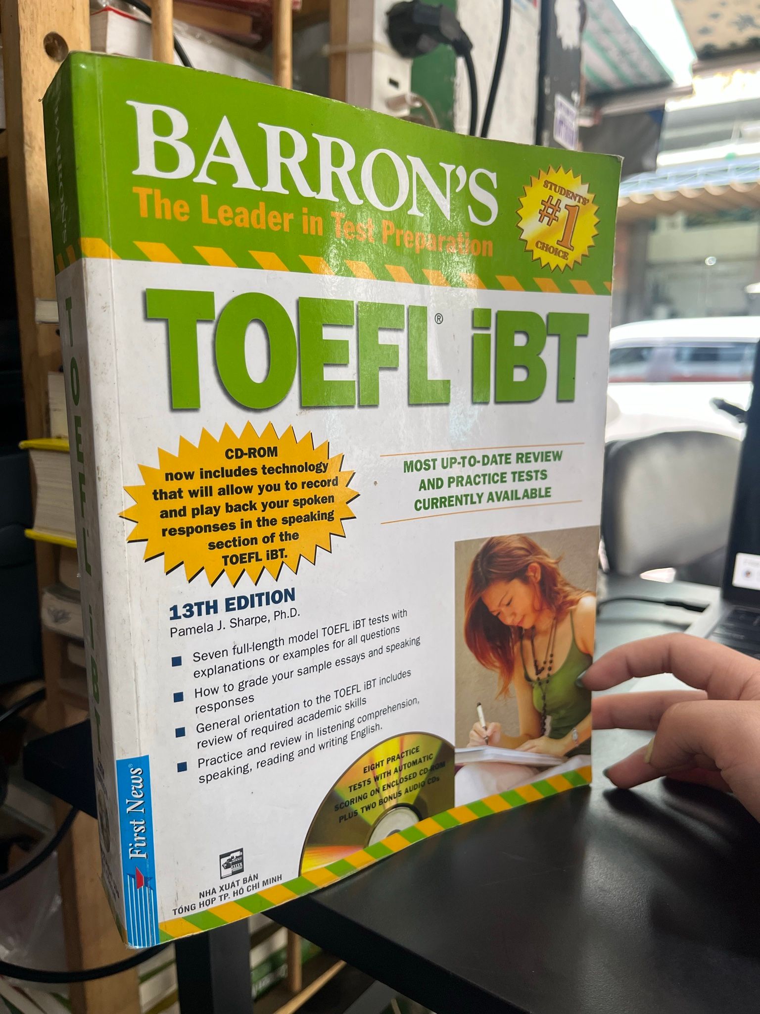  TOEFL iBT - Barron's 