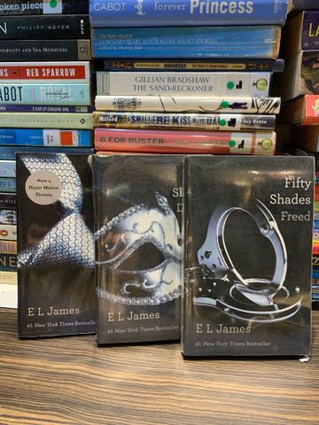 Fifty Shades Series: Grey | Darker | Freed - E. L. James