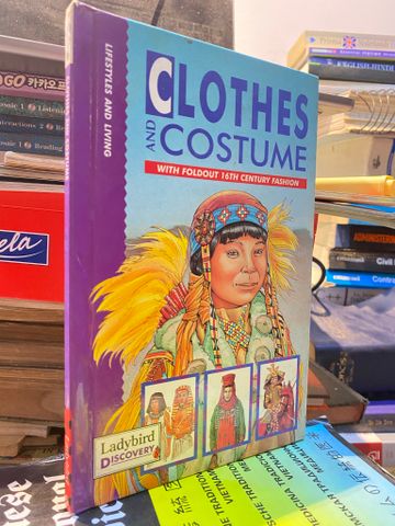  Clothes and Costumes with Foldout 16th Century Fashion 