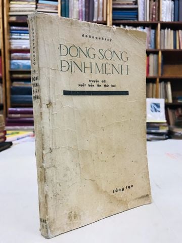 Dòng sông định mệnh - Doãn Quốc Sỹ