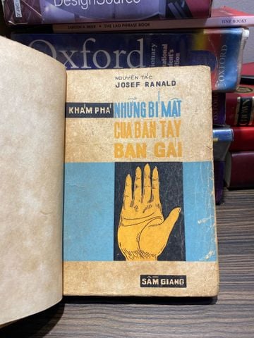  Khám phá những bí mật của bàn tay bạn gái - Josef Ranald 