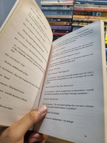  AN ENEMY OF THE PEOPLE : AN ADAPTION OF THE PLAY BY HENRIK IBSEN - Arthur Miller 