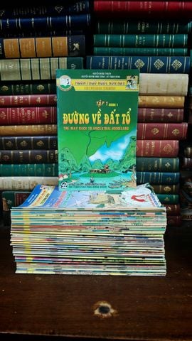  TRUYỆN TRANH MUÔN THUỞ NƯỚC NON NÀY ( SONG NGỮ VIỆT - ANH ) 