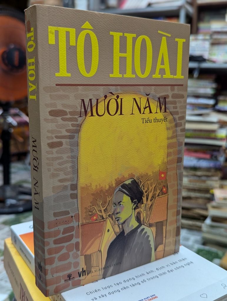  10 Năm - Tô Hoài 