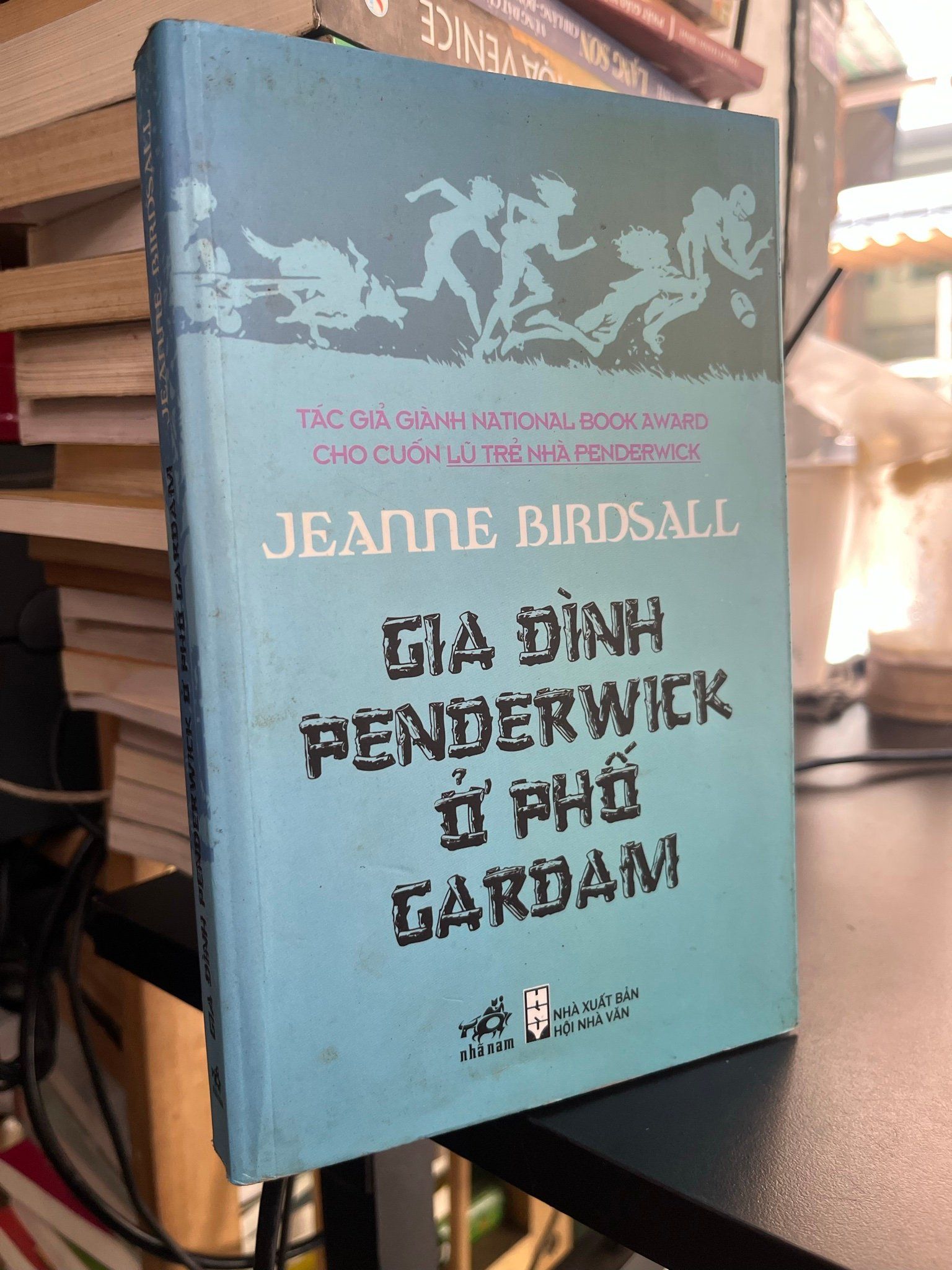  Gia đình Fenderwick ở phố Gardam - Jeanne Birdsall 