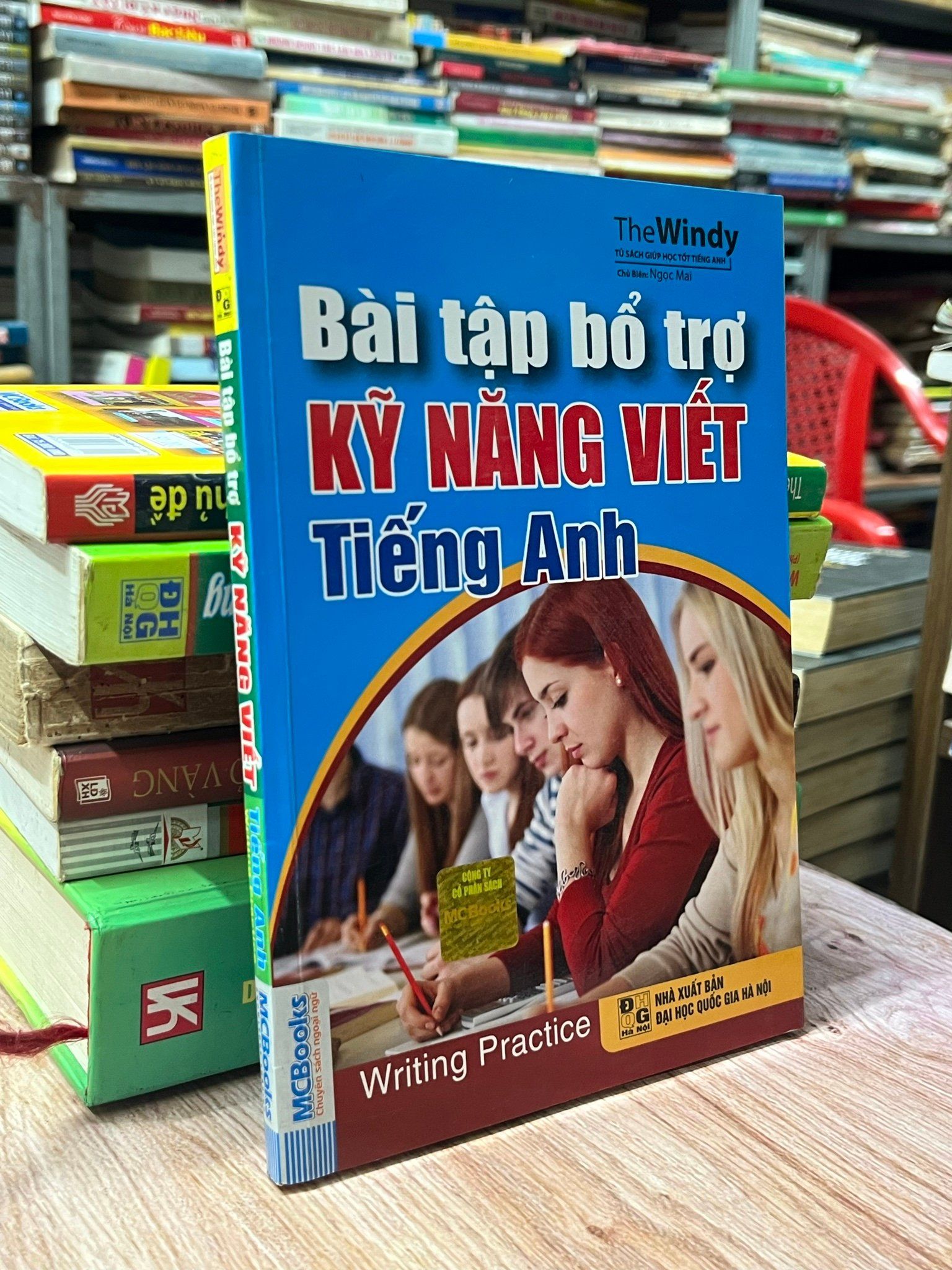  Bài tập bổ trợ kỹ năng viết Tiếng Anh - Ngọc Mai chủ biên 