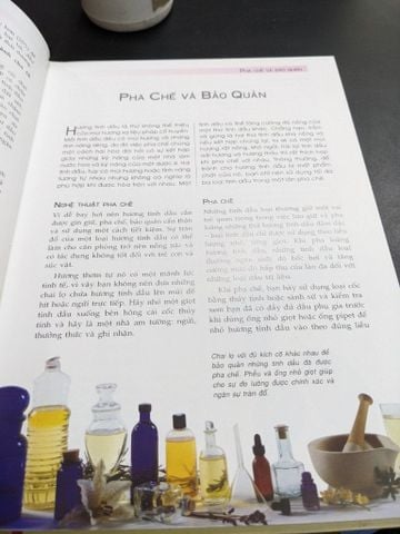  Hương xa liệu pháp Massage và Yoga - Nhiều tác giả 