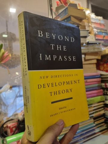  BEYOND THE IMPASSE : NEW DIRECTIONS IN DEVELOPMENT THEORY - Frans J. Schuurman (Editor) 