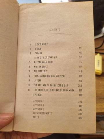  ELON MUSK : HOW THE BILLIONAIRE CEO OF SPACEX AND TESLA IS SHAPING OUR FUTURE - ASHLEE VANCE 