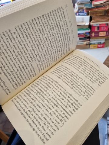  WHAT THE DOG SAW : And Other Adventures - Malcom Gladwell 