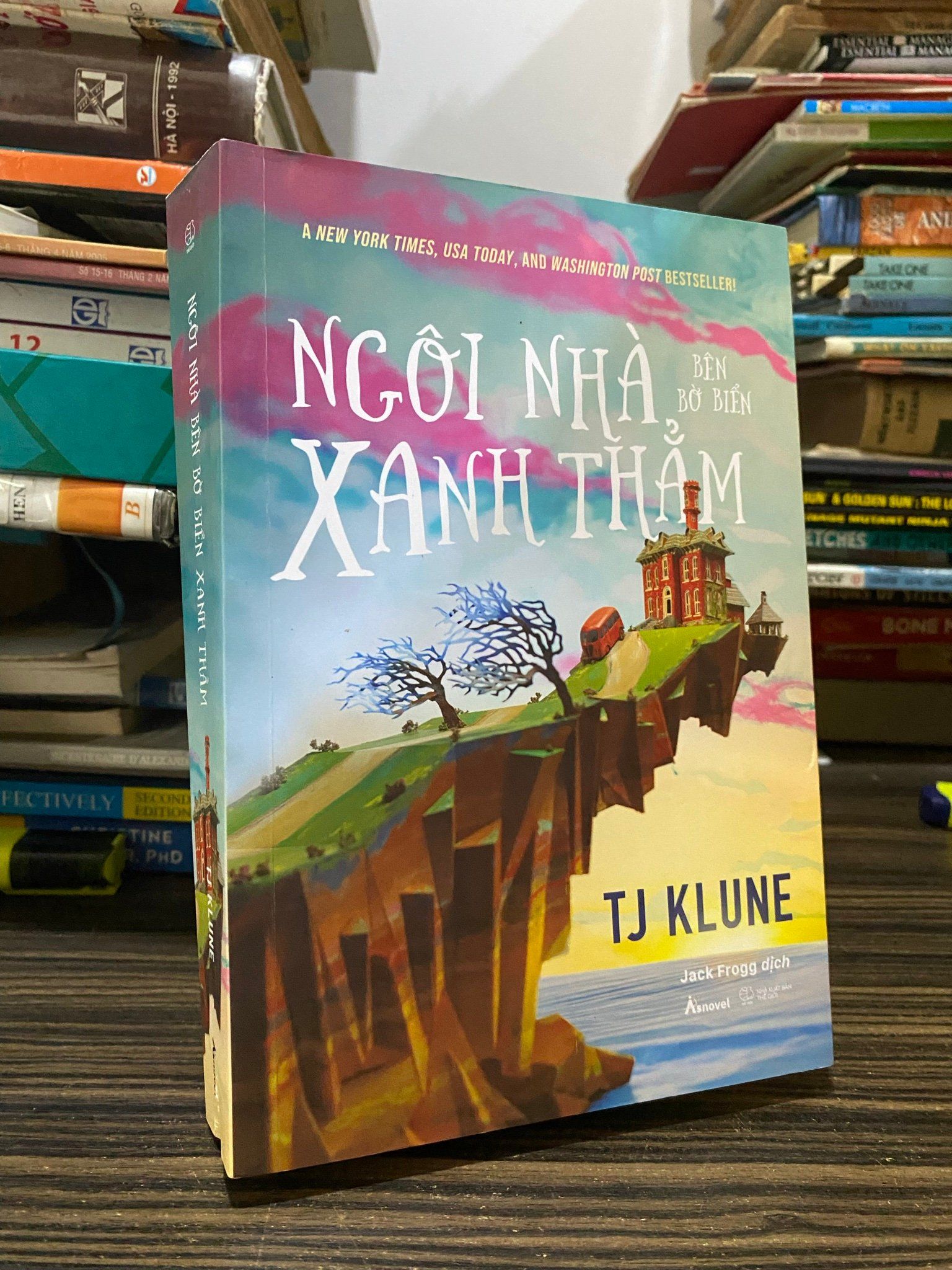  Ngôi nhà xanh thẳm bên bờ biển - Tj Klune ( Jack Frogg dịch ) 