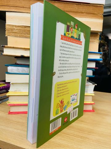  100 Hoạt Động Montessori - Con Không Muốn Làm Cây trong Lồng Kính - Efve Herrmann 