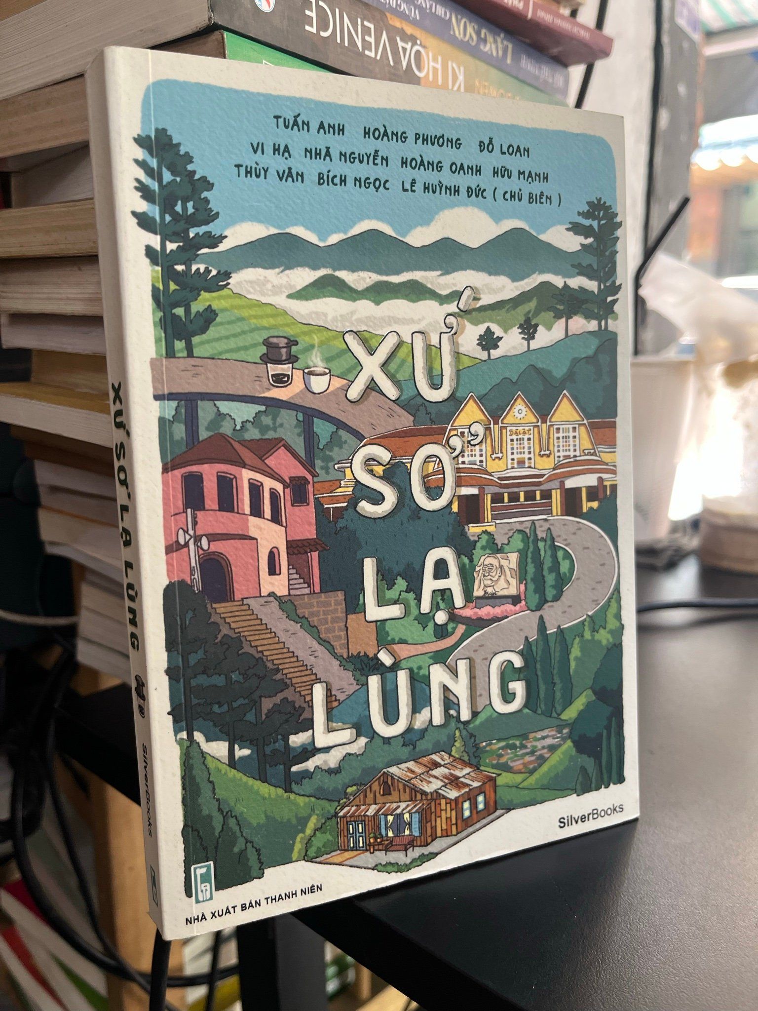  Xứ sở lạ lùng - nhiều tác giả 