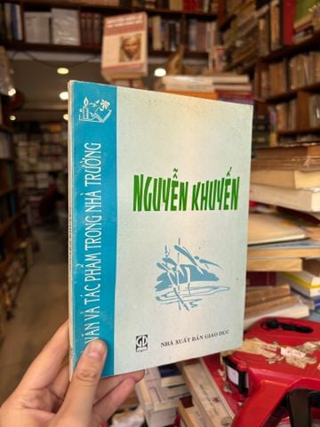  Nhà Văn Và Tác Phẩm Trong Nhà Trường : Hoài Thanh, Vũ Ngọc Phan, Hải Triều, Đặng Thai Mai 