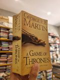  A GAME OF THRONES - George R.R. Martin (Pocket Size - Harper Publishing) 