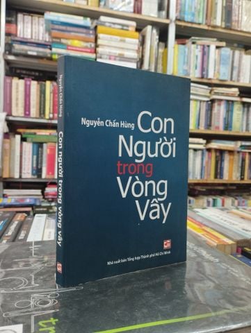  Con Người Trong Vòng Vây - Nguyễn Chấn Hùng 