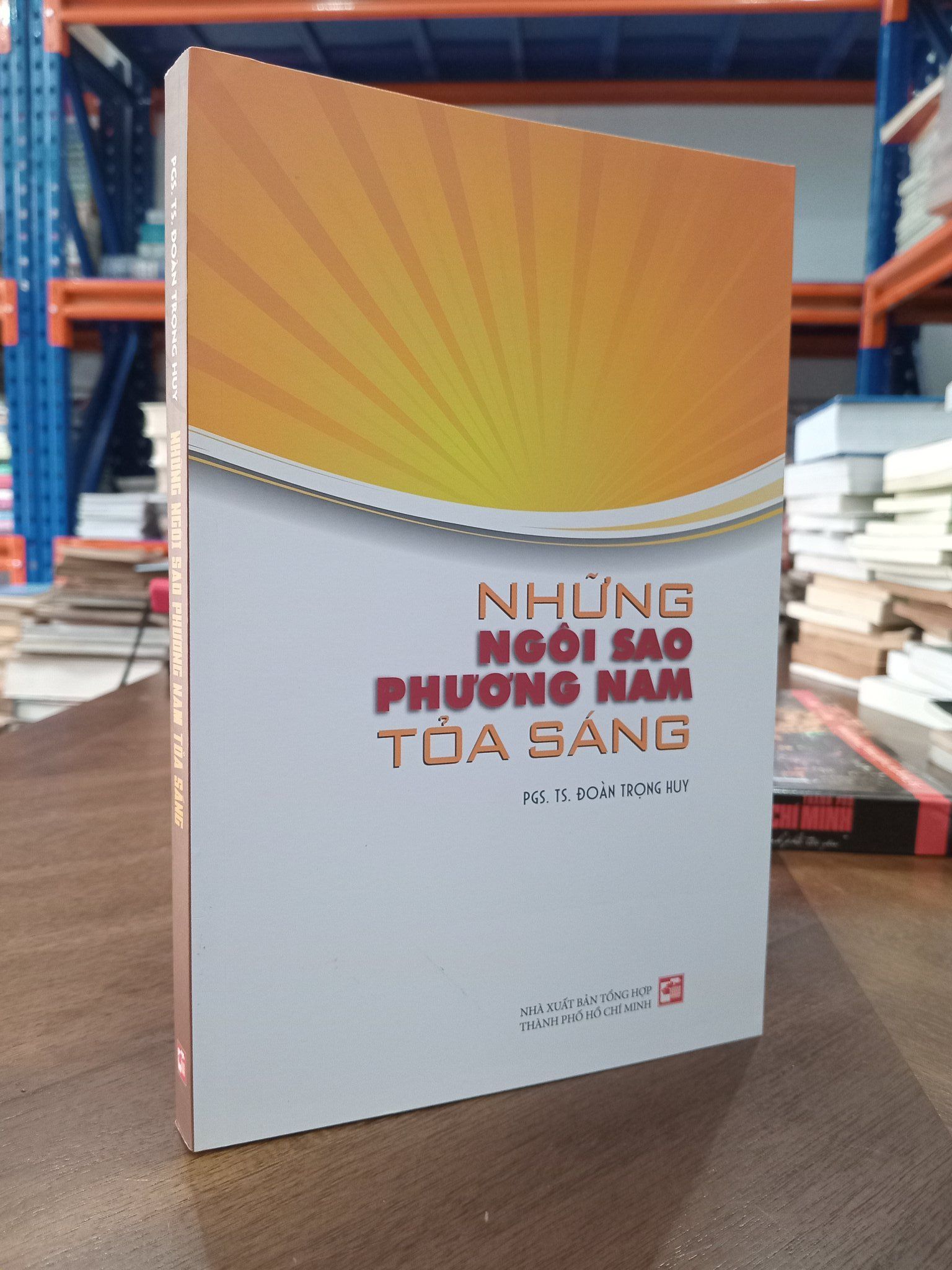  Những ngôi sao phương Nam tỏa sáng - PGS. TS. Đoàn Trọng Huy 