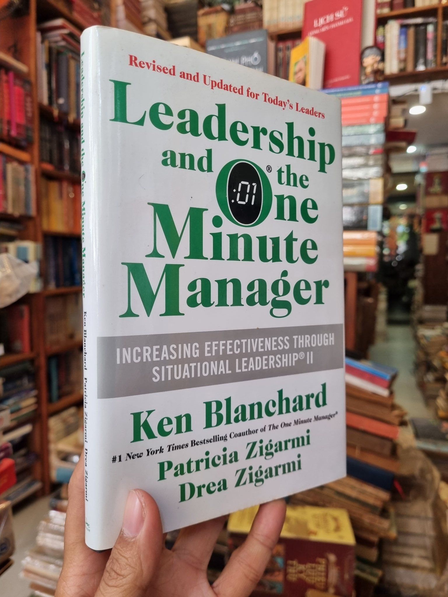 Leadership and the One Minute Manager : Increasing effectiveness throu ...