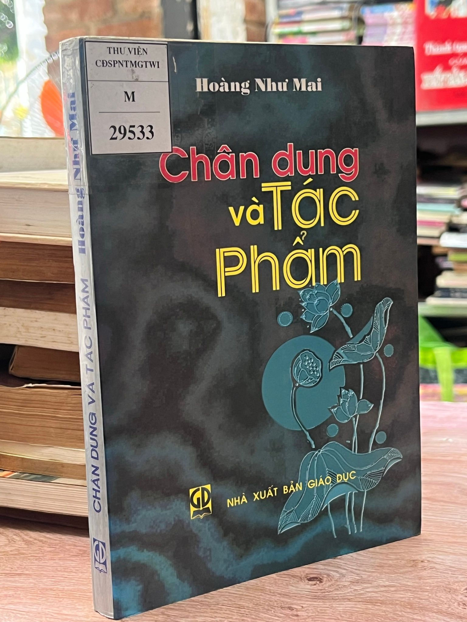  Chân dung và tác phẩm - Hoàng Như Mai 