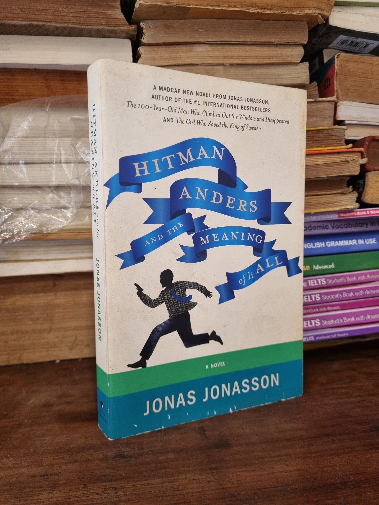  HITMAN ANDERS AND THE MEANING OF IT ALL - Jonas Jonasson 