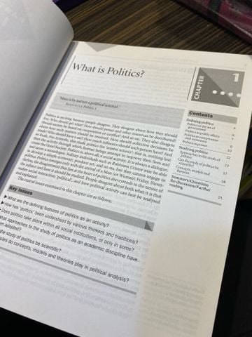  Politics, 2nd edition - Andrew Heywood 