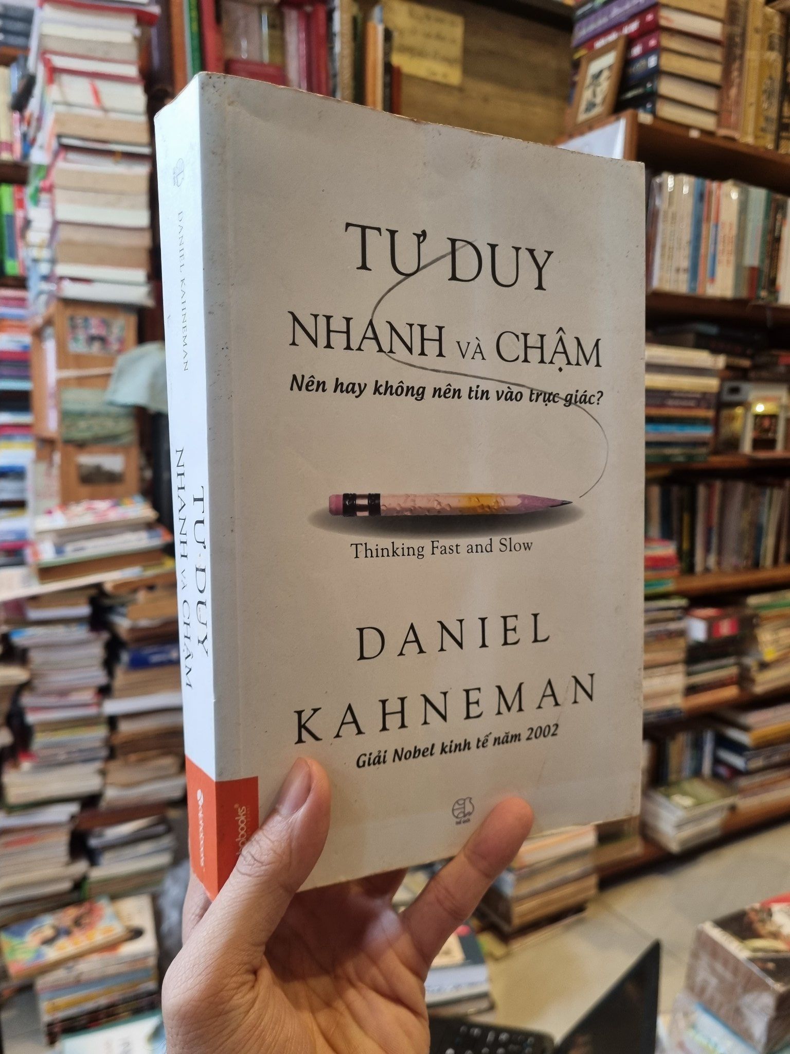 Tư duy nhanh và chậm - Daniel Kahneman – Momo Bookstore