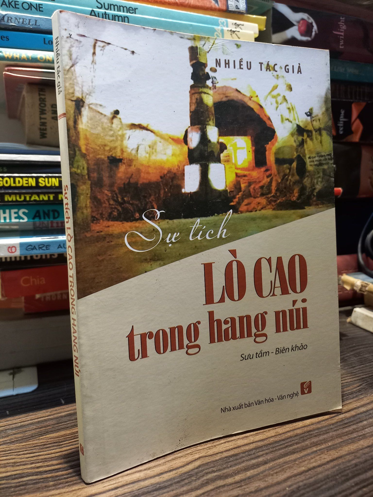  Sự tích Lò Cao trong hang núi - Nhiều tác giả 